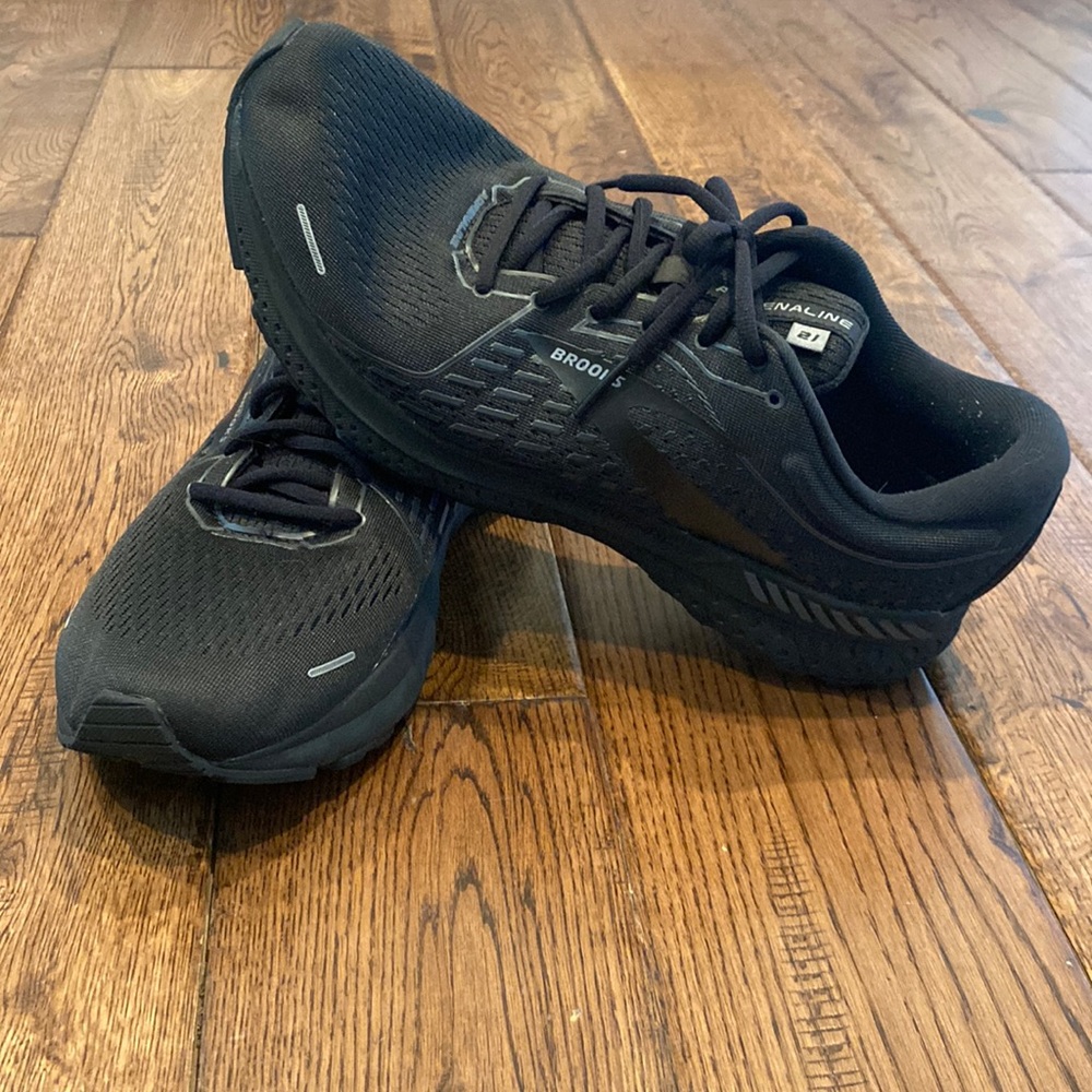 Men’s Brooks Adrenaline 12, size 12